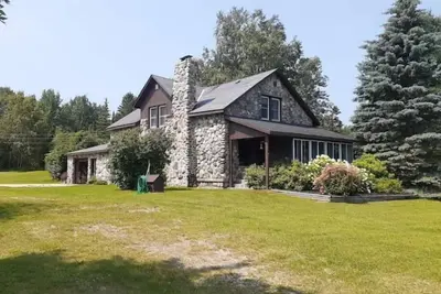 Image de Historic Home / Private Beach / Nestled on Lake Michigan / Mackinaw Bridge Views