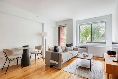 Image de Clean Chelsea Studio w/ Elevator & W/D, nr Flatiron, by Blueground