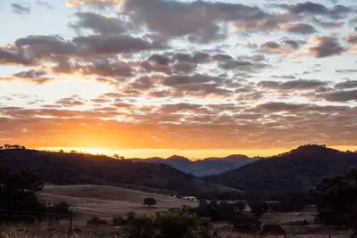 Image de Sunstone - Awesome views in our modern and rustic off-grid eco 2 bed cabin!