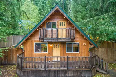 Image de Perch - Juniper Cabin: Cozy A-Frame cabin w/ hot tub