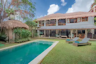 Image de Charming Family-Friendly 4br Villa Seminyak Beach
