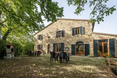 Ferme \"Girasole\" avec piscine partagée, jardin privé et Wi-Fi
