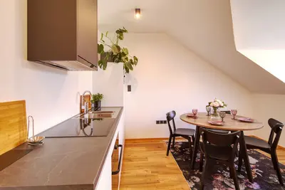 Image de Luxury One-bedroom apartmen Kavenija w/parking