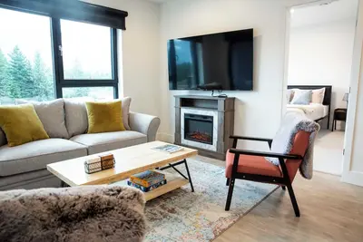 Image de Revytalize - Cozy 3 Bedroom Condo