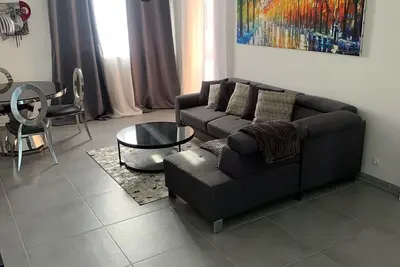 Image de Superbe appartement totalement rénové de 70m2 Marseille 11eme