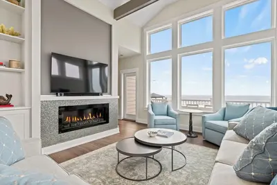 Image de Salt Spray 5 Bedroom Oceanfront with Private Pool!