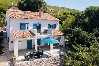 Image de Casa Dorella dans un endroit paisible avec vue sur la mer