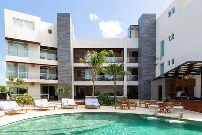 Deluxe Garden Apartment Pool Beach Bbq 01a\n