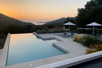 Image de Amazing sea views, Privacy, Luxurious Infinity Pool, High-Speed Internet, Bbq, A/C