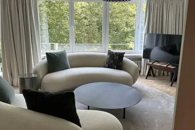 Image de Spacious apartment with view on zuid park