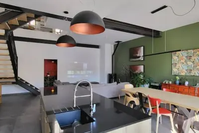 Image de Superbe propriété avec piscine à 15 min des plages