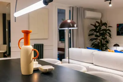 Image de New, Luxury, quiet, 4 en-suite bedrooms + balcons near Gran Via, private patio