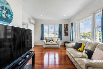 Image de The Brickstone Home with Deck and Parking