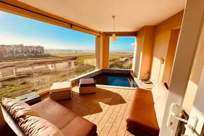 Bouznika Escape: Vue Océan, Bassin Privé, Plage, Surf, Piscine, Randonnée & Vélo