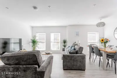 Image de StarHost Residences | Brand New 2 Bedroom Apartment in Newbury Town Centre