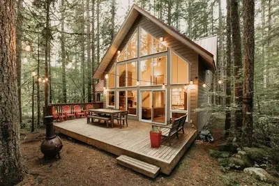 40gs – WiFi* - W/D – Hot Tub - Sleeps 8 by RedAwning