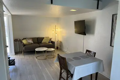 Image de Sunny Studio near Water Street - Unit B