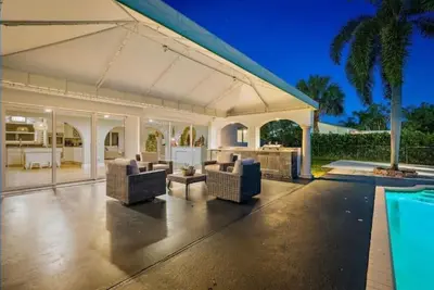 Image de Sunny Oasis in Tequesta Florida\n