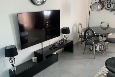 Image de Appartement spacieux entièrement rénové de 70 m2 Marseille 11eme