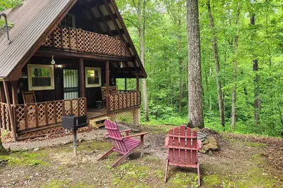Image de Hootinany Cabin near Cave Run Lake cabin w\/ Hot Tub