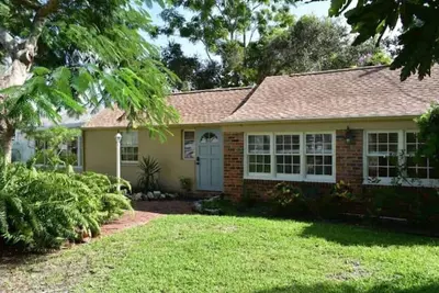 Image de Downtown Cozy Cottage