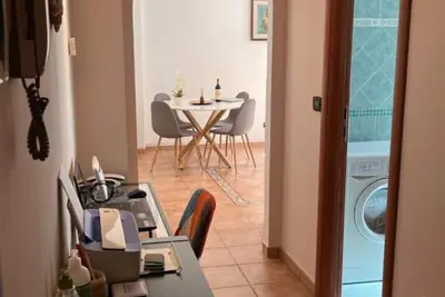 Image de maison très connectée, calme, intimiste, accueillante et finement meublée