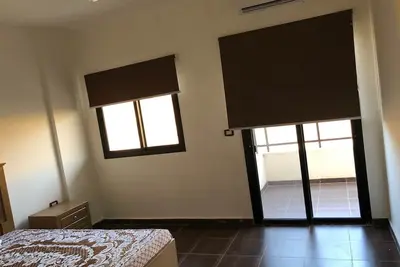 Image de Wide, quiet apartment   special views   Close to the city.