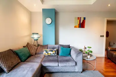 Close to centre 15 min walk, Cardiff - for 2