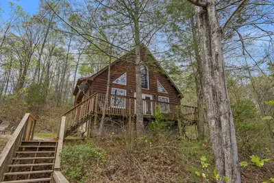 Image de 14 Guest, 7 Bed, 4 Br, Lakefront Cabin w/ Hot Tub