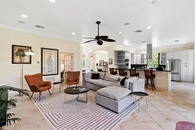 Image de 7 Bedroom Equestrian Haven