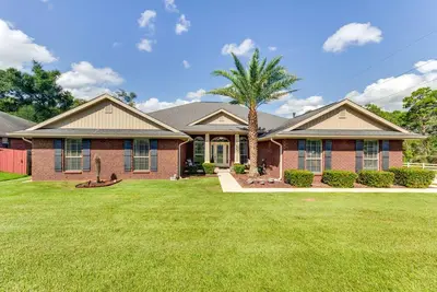 Image de Pensacola Home w/ Private Lanai, 9 Mi to Downtown!