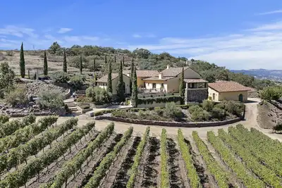 Image de Temecula Valley Wine Country Area - European Villa on 20 Acre Vineyard