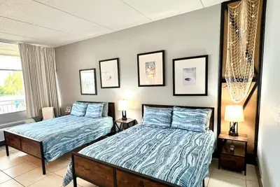 Image de U617 Canal and Pool Little Harbor