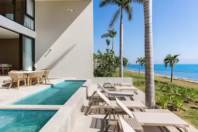 Image de Beachfront Modern Luxury W/ Pool! Sleeps 16!