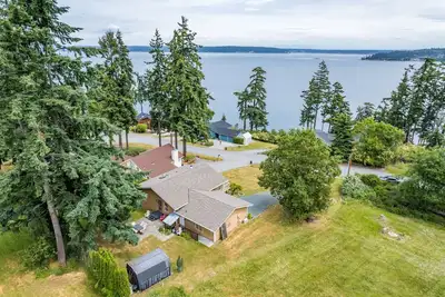 Image de Camano Vista Paradise by AvantStay | Private Beach