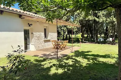 Image de Maisonnette avec petite forêt - tranquillité assurée - Idéal jeune famille
