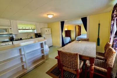 Image de Isleview Cottage 1 - full kitchen, dog friendly!