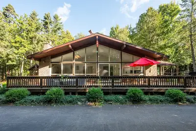 Image de Evergreen Escape - Tobermory Chalet and Sauna