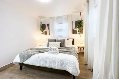 Image de Stylish 1k bed Suit with Shared Pool 512