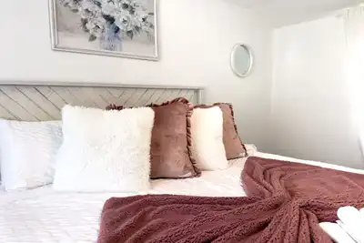 Image de Cozy 2br/1ba home 10 min away from The beach with hotel-shared amenities Perfect Gateway