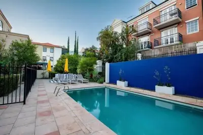 Image de Modern City Stay in Vibrant Northbridge Apartment