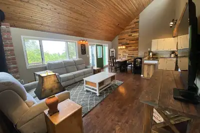 Image de Newly Listed - Beautiful Central Townhouse