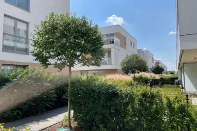 Image de Nice quiet apartment close to the airport on an intimate estate, family friendly