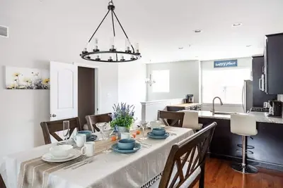 Image de In the heart of Conshy, close to hwy & rails. Biking trail & close to Philly.
