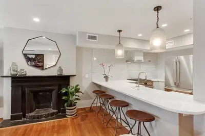 Image de Luxurious Historic Restoration