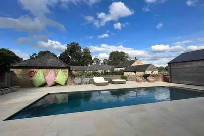 Image de Spacious Idyllic farmhouse retreat with swimming pool-10 miles to Soho Farmhouse