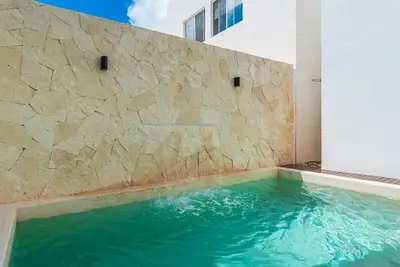 Image de Spacious House with 4 Bedrooms, 3. 5 Bathrooms, and Private Pool