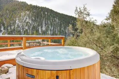 Image de Secluded Livingston Retreat w/ Deck + Fire Pit!