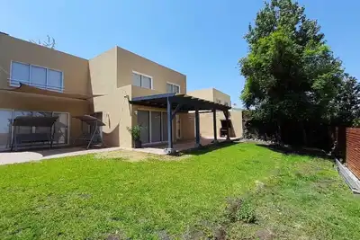 Image de Large house located in the foothills of the Andes.