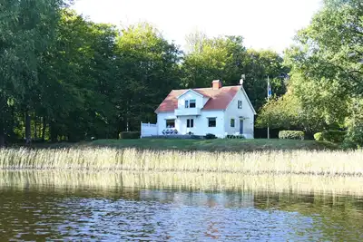 Image de Wonderful holiday home directly on Lake Ă…snen with boats, canoes and internet